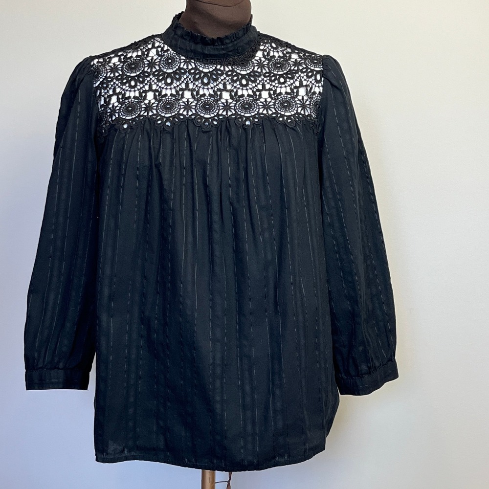 Gap Black Crochet Lace Yoke Mock Neck Dobby Stripe Blouse S/356527-02 Medium